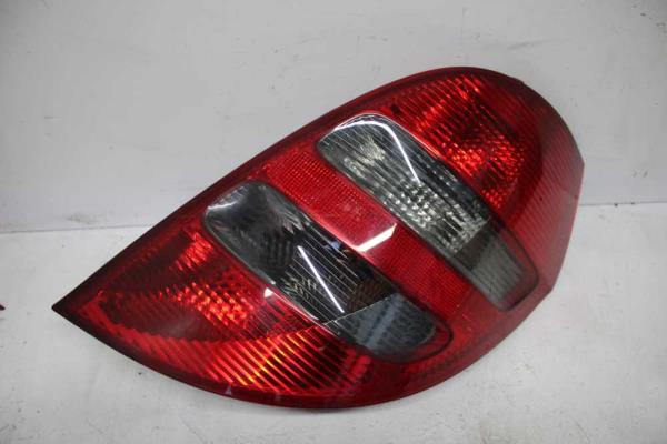 FEU ARRIERE DROIT MERCEDES CLASSE A W169 -5/2008 ( FUME ) - Vue 1